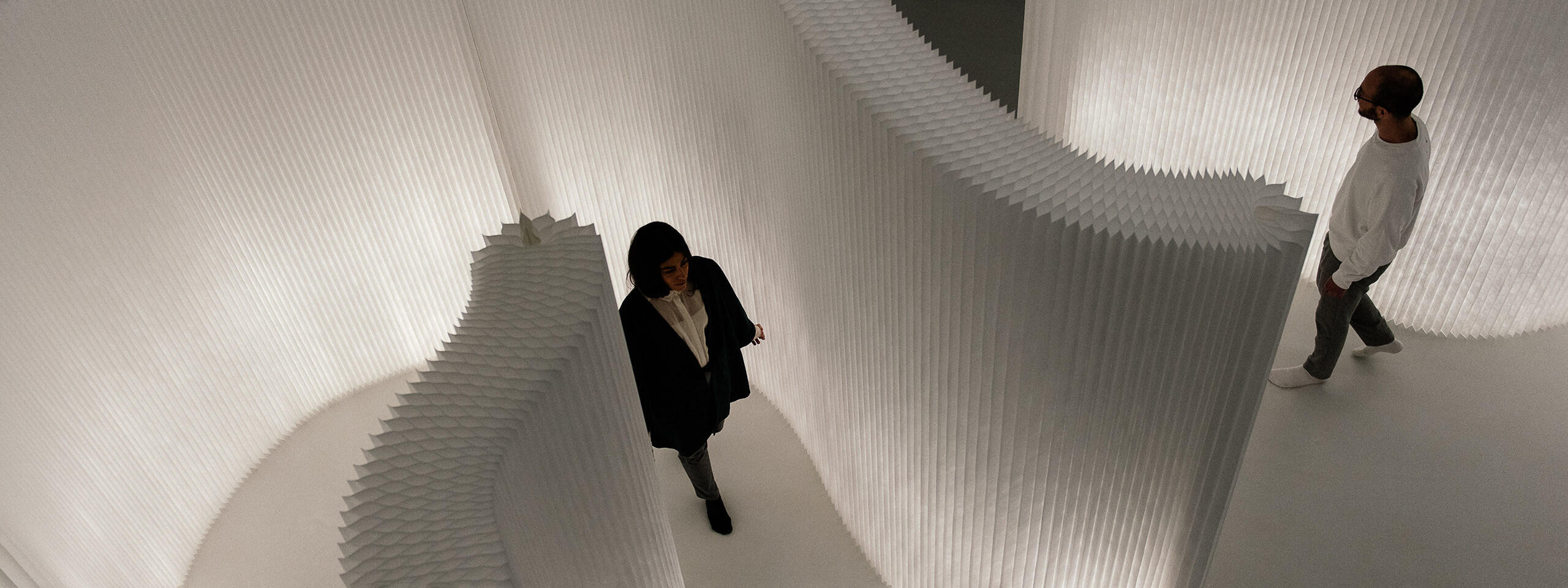 softwall flexible partitions with LED-molo-2560x960