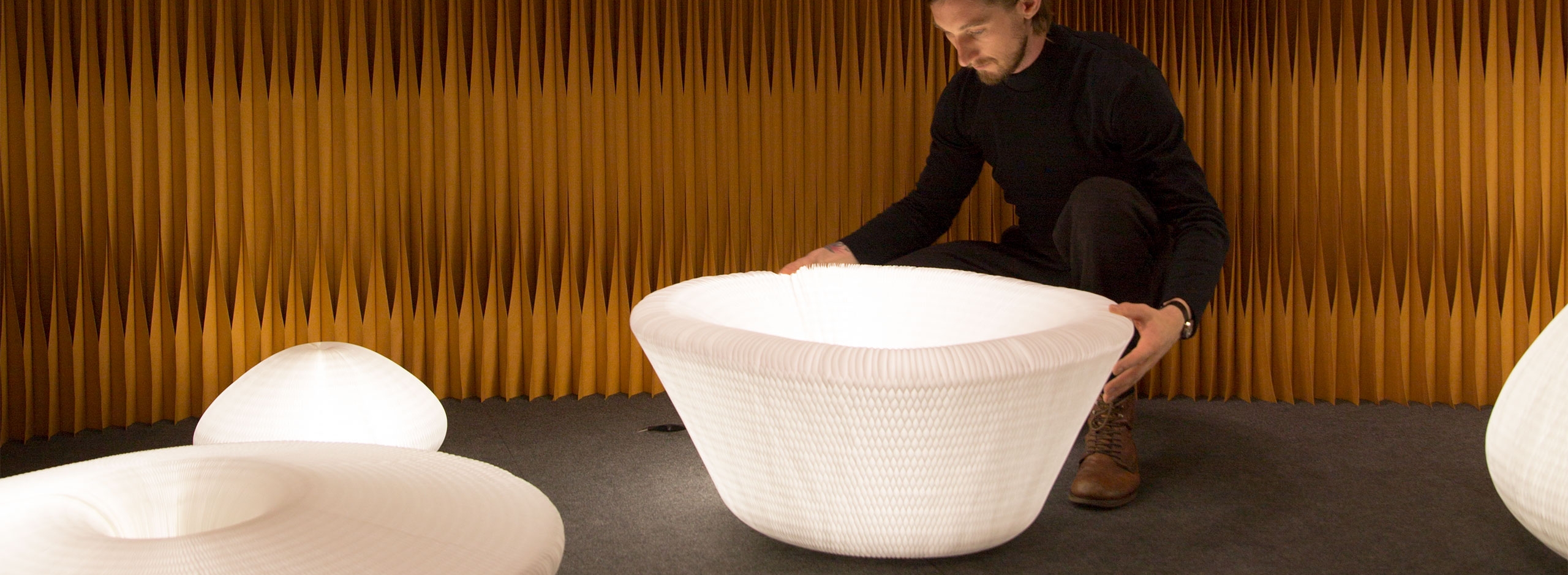 7 molo icff 2017 - paper lighting