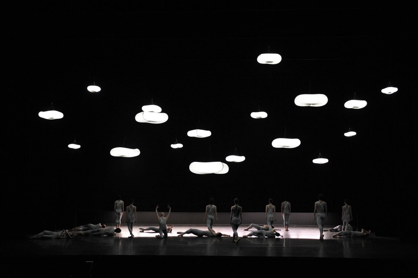 molo cloud pendant lighting for Escaping the Weight of Darkness choreographed by Jessica Lang and performed by the National Ballet of Japan