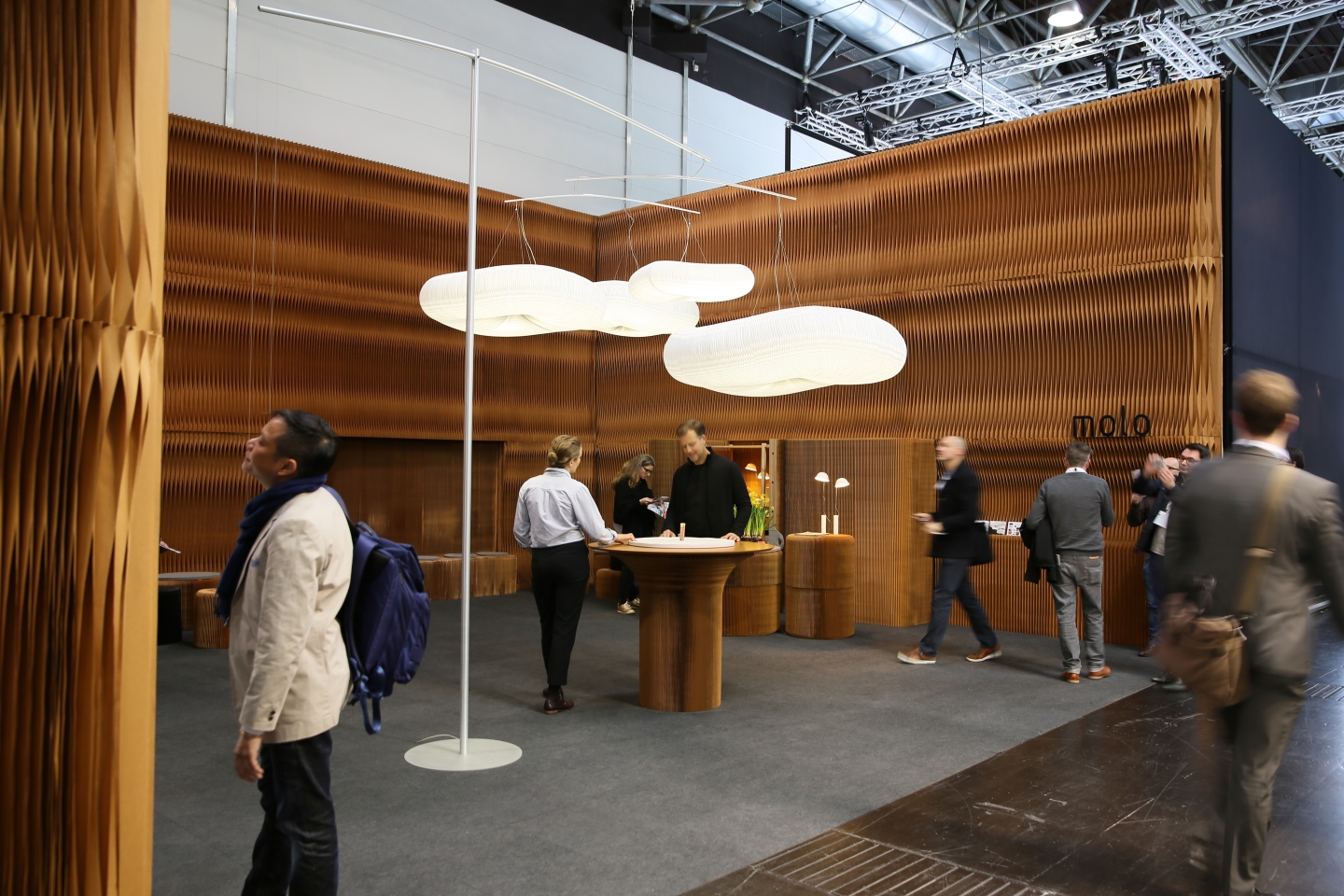 molo display at EuroShop 2017 · Düsseldorf, featuring its mobile folding partition walls, cloud mast, cantilever table and paper furniture
