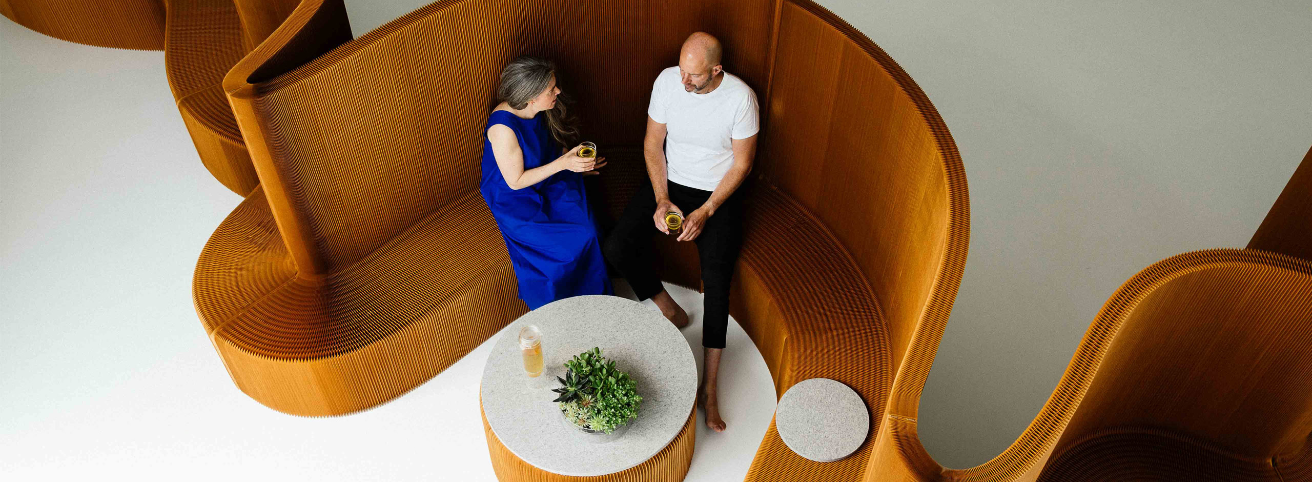 room-divider-wall-seating-molo-2