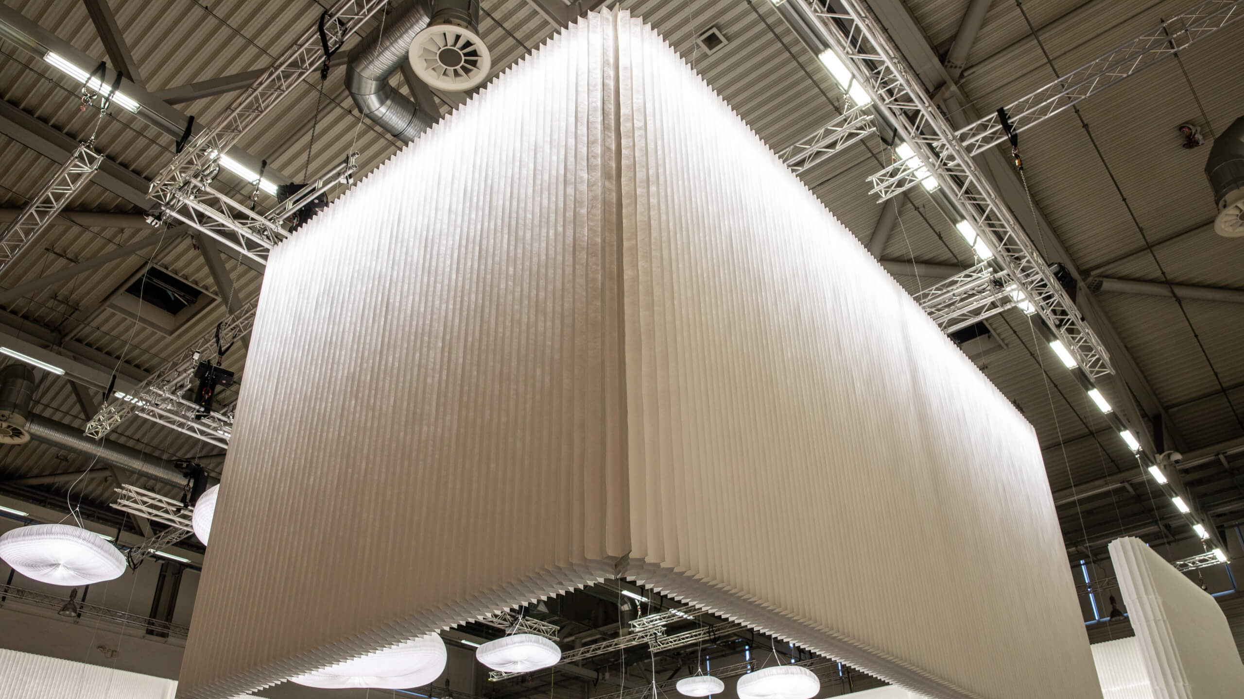 ballroom dividers - suspended softwall luminaire by molo