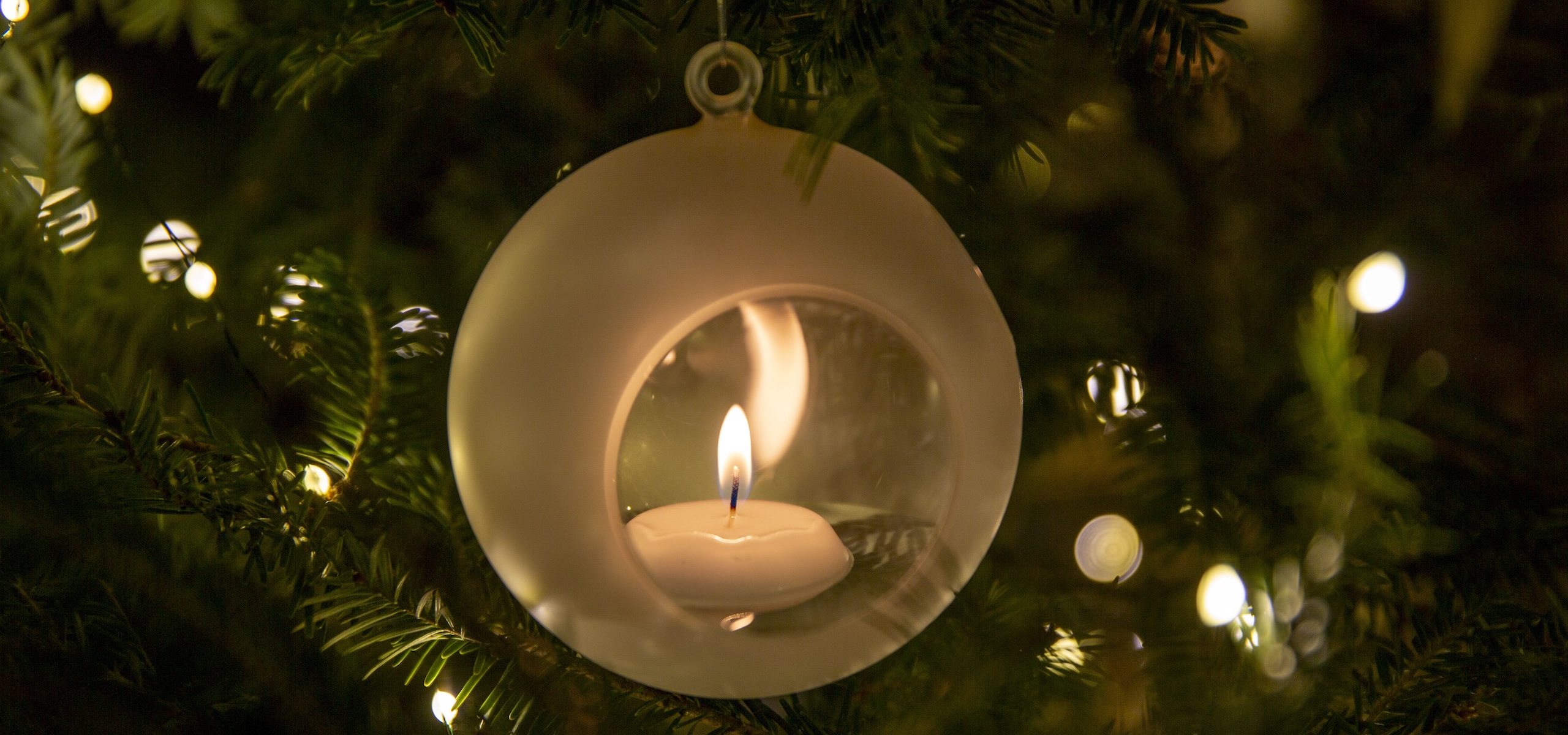 float-glass-bubble-candlelight-Stephanie-Forsythe-Todd-MacAllen-molo_2560X1200